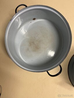 Smaltovany hrniec - 2