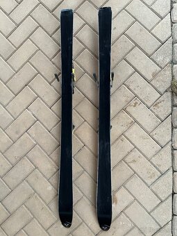 Predám detské lyže + palice. - 2