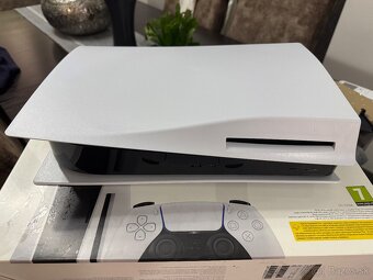 Playstation 5 s mechaniku - 2