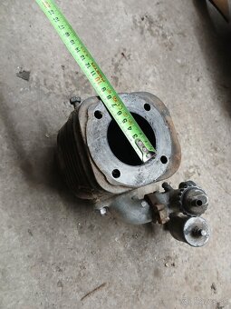 Valec piest hlava na Terra   vari - 2