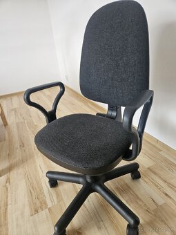 Kancelárska Stolička - 2