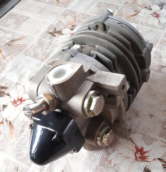 Tatra T-815 regulator tlaku - 2