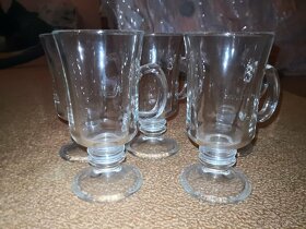 Rôzne sklenené poháre - 2