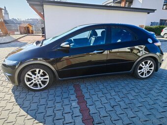 Honda Civic 1.8 benzin - 2