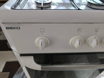 Plynovy sporak Beko - 2