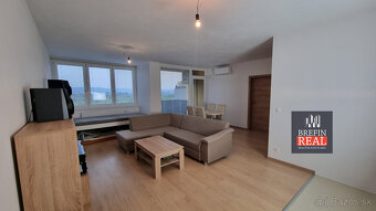 VEĽKÝ 2 izb. BYT, loggia + PARKOVACIE STÁTIE - 5,5 ročná NOV - 2
