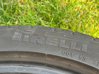 235/40 R18 - 2