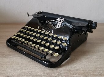 Starožitný písací stroj Corona 4 z roku 1924 - 2