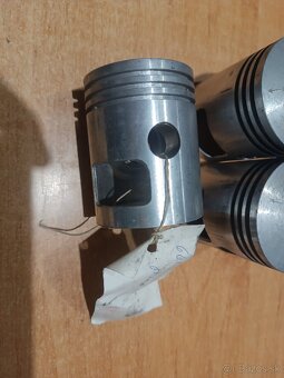 Jawa 350 pravý piest uloženka P260 - 2