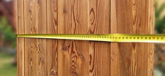 Masívne skrine z červeného smreku. - 2