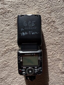 Blesk Nikon Speedlight SB-700 - 2