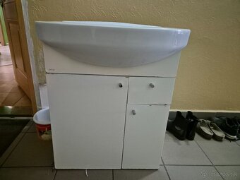 Predam umyvadlo so skrinkou - 2