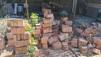 Darujem staré tehly. - 2