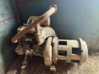 Motor benzínový 2-valec - 2
