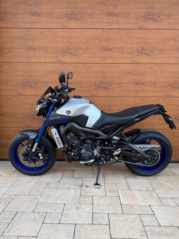 Yamaha MT09 - 2