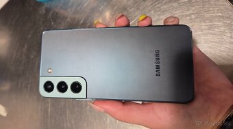 Samsung galaxy S22 - 2