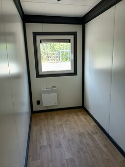 Obytný kontejner 13×3 m – izolovaný, připravený k použití - 2