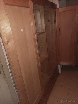 Starožitná skriňa - 2
