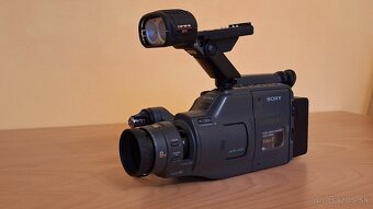 Ponúkam RETRO Video8 kameru SONY - 2