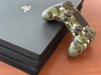 PlayStation 4 Pro CUH-7216B 1TB - 2