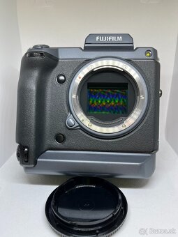 Fujifilm GFX100 - telo - 2