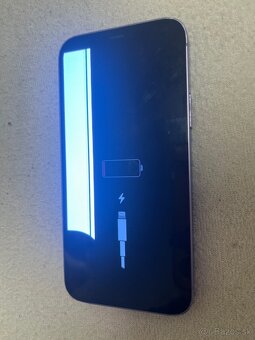 iPhone 12 rozbitý displej - 2
