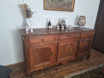 Starožitná komoda - 2