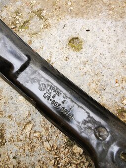 Drziak zadneho naraznika Golf 4 Bora - 2