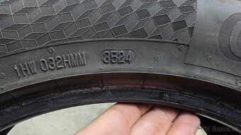 215/55 R17 - 2