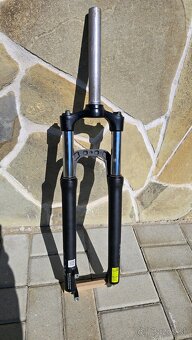 Odprúžená vidlica SR Suntour XCE - 2