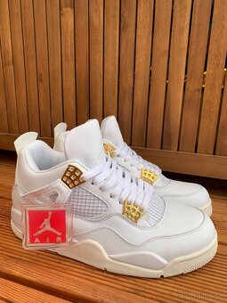 Jordan 4 Retro Metallic Gold - 2