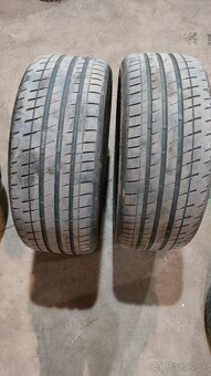Predám 2ks letných pneu 295/35 R20 a 2ks 255/40 r20 - 2