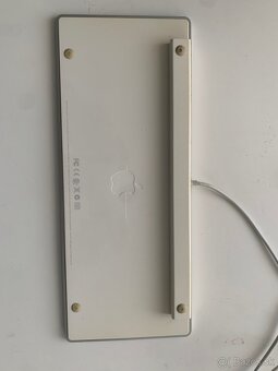 Predám Apple USB klávesnicu (model A1242) - 2