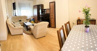 Priestranný 5-izbový radový dom na predaj v Dunajskej Strede - 2