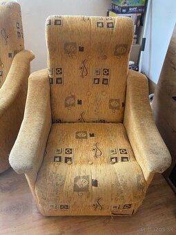 Posteľ a dve kreslá - 2