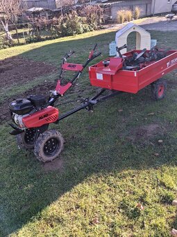 Predám málo malotraktor s vlečkou aj príslušenstvom - 2