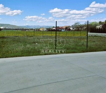 REZERVOVANÝ: Pozemok pripravený na výstavbu rodinného... - 2