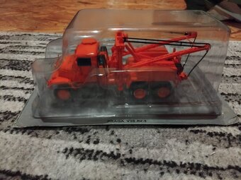 Kultovné nákladiaky minulej éry  1:43 - 2