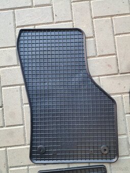 Gumové rohože-passat B8 - 2