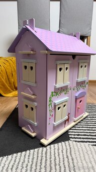 Domcek pre bábiky drevený - 2