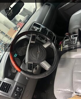 Chrysler c300 v6 diesel 2008 rozpredam - 2