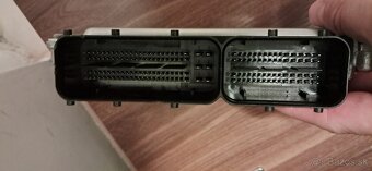 Riadiaca jednotka motora 04L 907 445B - 2