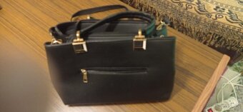 Elegantná dámska čierna kabelka - 2