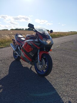 Suzuki GSX-R 1100 - 2