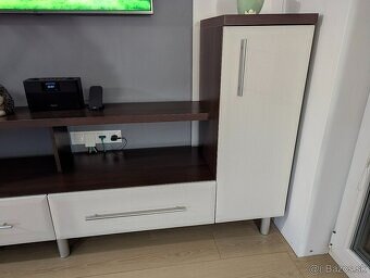 skrinka pod televízor - 2