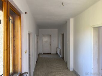 Predám rodinný dom v centre obci Dvorníky 4+1. - 2