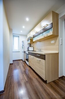 3-izb. byt v Trnave na HOSPODÁRSKEJ ul., 59 m2, balkón - 2