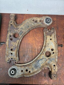 Predné ramená VW Golf 4 Octavia 1 - 2