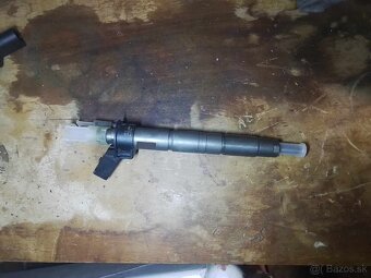 BMW E90 E60 E87 N47 2.0d BMW -VSTREKOVACIA TRYSKA 7797877 07 - 2