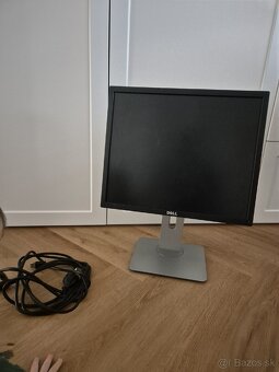 Monitor DELL - 2